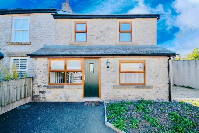 2 Bedroom Cottage For Sale In Cottage, Tongue Lane, Buxton, Derbyshire, SK17