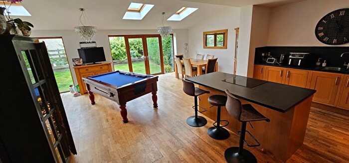 4 Bedroom Detached House For Sale In Quarry Hill Road, Rotherham, S63