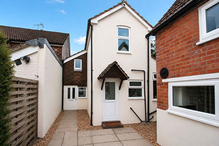 2 Bedroom Maisonette To Rent In Butts Road, Alton, Hampshire, GU34