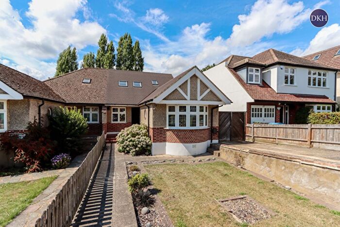4 Bedroom Bungalow For Sale In Strangeways, Watford, Hertfordshire, WD17