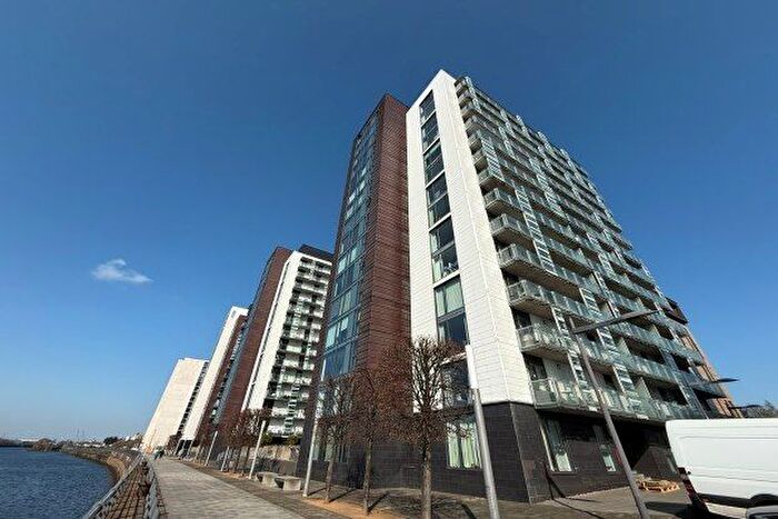 2 Bedroom Flat To Rent In Castlebank Place, Glasgow, G11