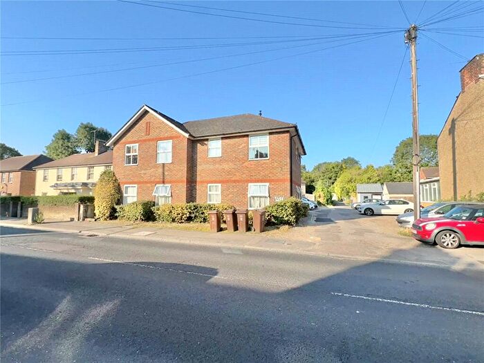 2 Bedroom Apartment To Rent In Park Street, St. Albans, Hertfordshire, AL2