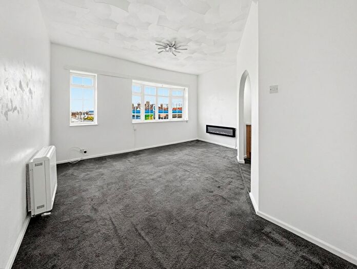 2 Bedroom Flat To Rent In Southchurch Road, Southend-On-Sea, SS1