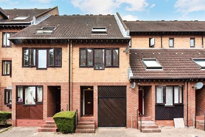3 Bedroom Terraced House For Sale In Leerdam Drive, London, E14