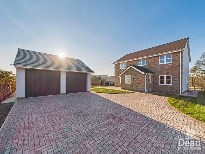 4 Bedroom Detached House For Sale In The Tufts, Bream, Lydney, GL15