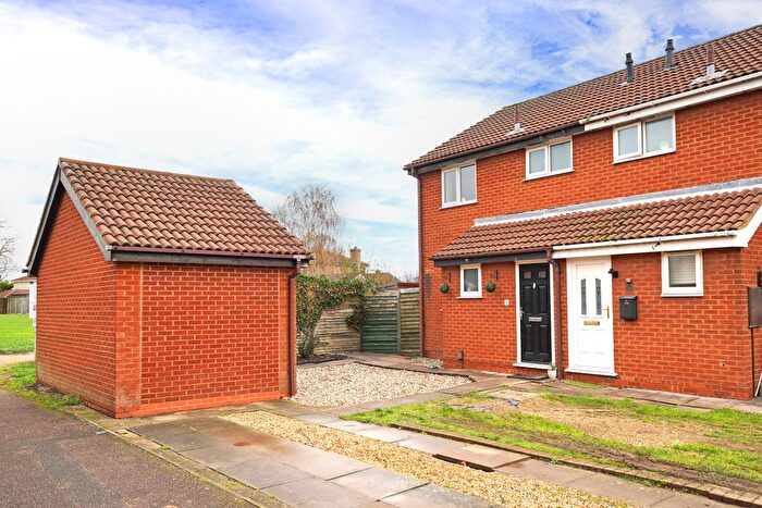 3 Bedroom Semi Detached House For Sale In Queensmead Close, Groby, Leicester, Leicestershire, LE6