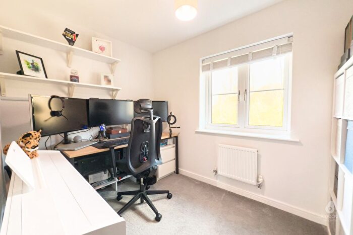 4 Bedroom Detached House For Sale In Stag Walk, Binfield, Berkshire, RG42