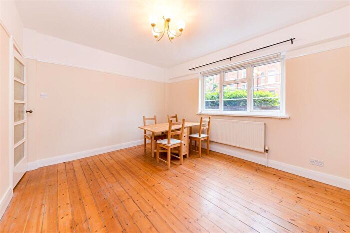 2 Bedroom Flat To Rent In Embassy House, NW6