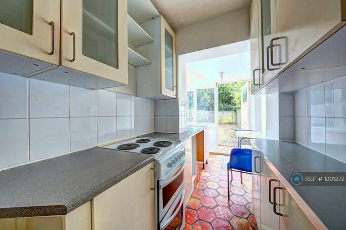 4 Bedroom Terraced House To Rent In Oaklea Passage, Kingston Upon Thames, KT1