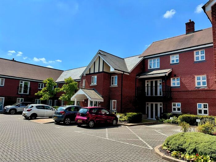 2 Bedroom Retirement Property To Rent In Hempstead Road, Bovingdon, HP3