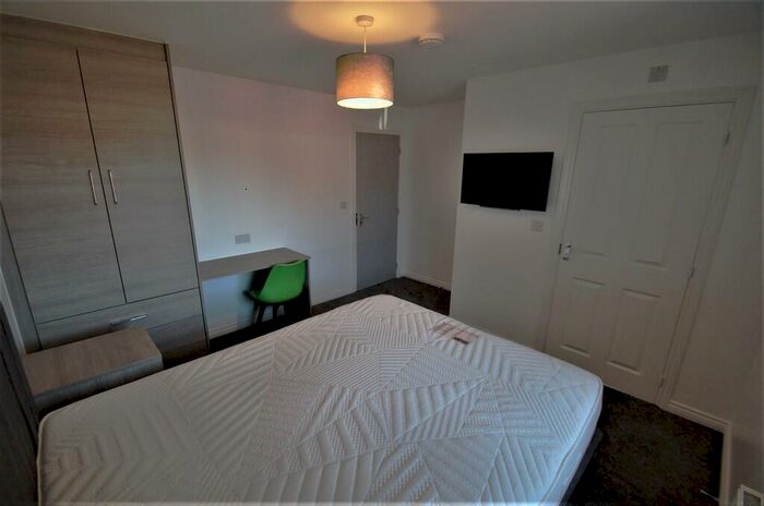 6 Bedroom Detached House To Rent In Cheshire Close, Coventry, CV3
