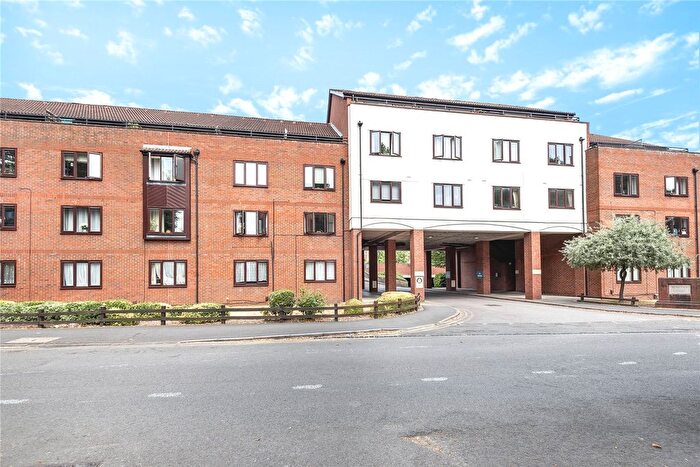 1 Bedroom Flat To Rent In Romana Court, Sidney Road, Staines-Upon-Thames, Surrey, TW18