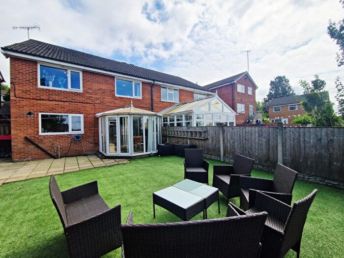 3 Bedroom House To Rent In Kestrel Close, BB1