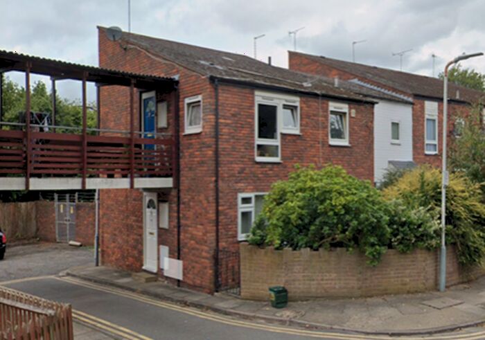 1 Bedroom Maisonette To Rent In Braybourne Close, Greater London, UB8