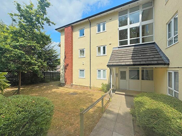 1 Bedroom Retirement Property For Sale In Rowantree Drive, Thorpe Edge, Bradford, BD10