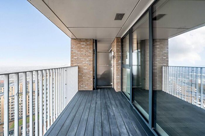 2 Bedroom Flat For Sale In Lakeside Drive, Park Royal, London, NW10