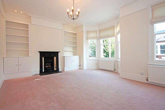 2 Bedroom Flat To Rent In Kyrle Road, Battersea, London, SW11
