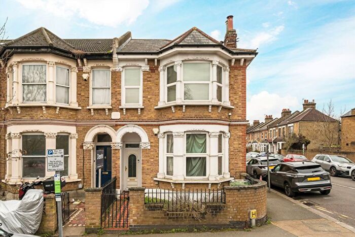 2 Bedroom Flat To Rent In Albacore Crescent, Lewisham, SE13