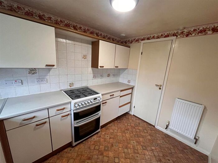 2 Bedroom Semi-Detached Bungalow For Sale In New Street, Church Gresley, DE11