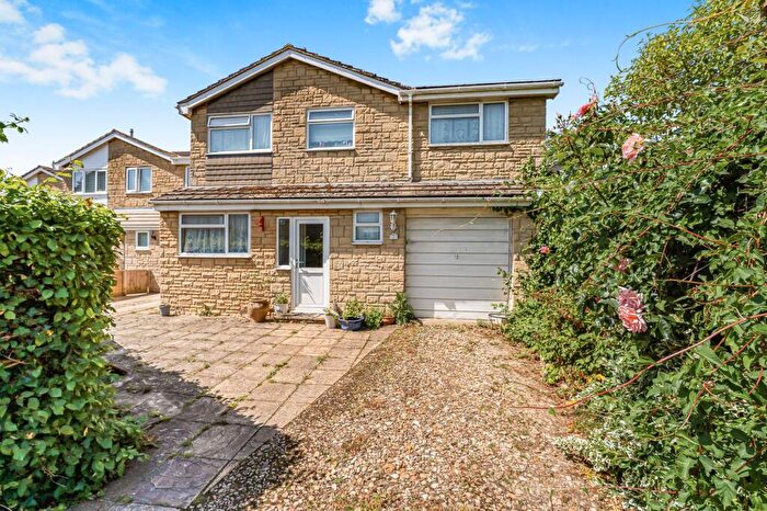 5 Bedroom Detached House For Sale In Southlands, Aston, OX18