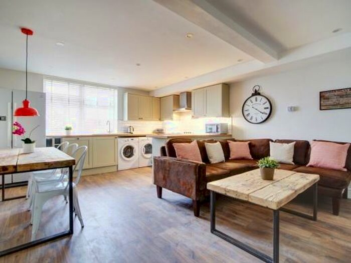 3 Bedroom Flat To Rent In Peel Street, Nottingham, NG1