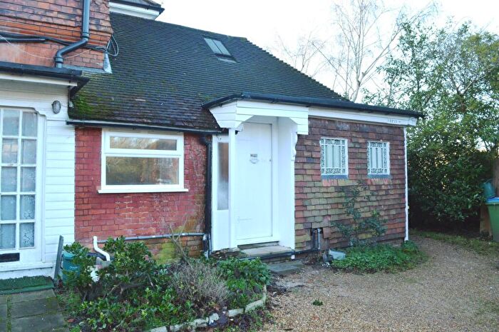 Studio To Rent In Portmore Park Road, Weybridge, KT13