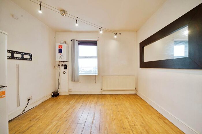 2 Bedroom Flat For Sale In St. Leonards Street, London, E3
