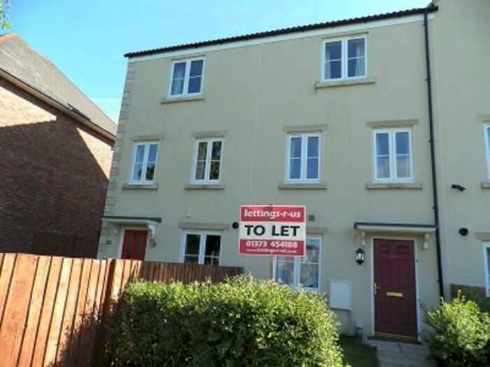 4 Bedroom House To Rent In Slipps Close, Frome, Somerset, BA11