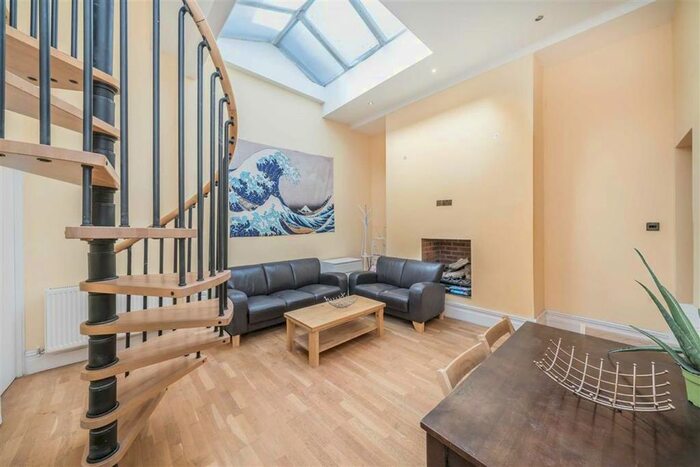 4 Bedroom Flat To Rent In Queen's Gate, London, SW7