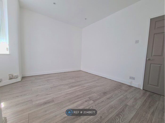 3 Bedroom Terraced House To Rent In Belmont Road, Grays, RM17