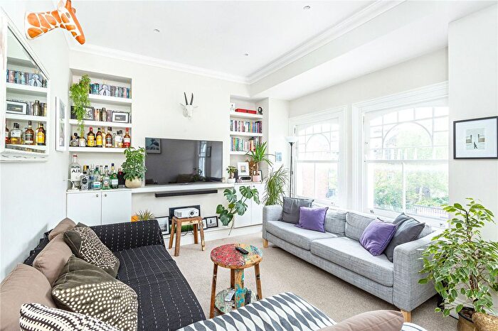 3 Bedroom Flat To Rent In Cranbury Road, Fulham, SW6