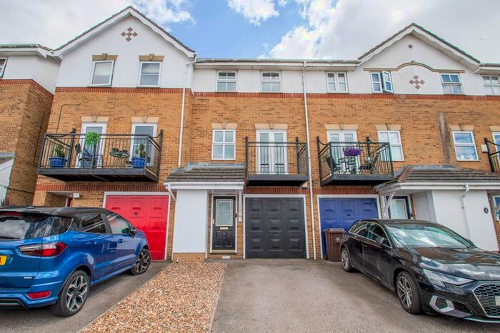 3 Bedroom Terraced House To Rent In Sara Crescent, Greenhithe, DA9