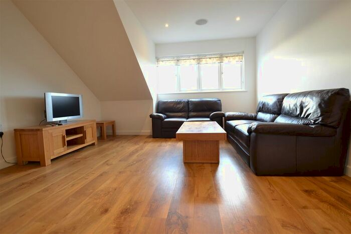 1 Bedroom Flat To Rent In Arlington House, West Drayton, UB7