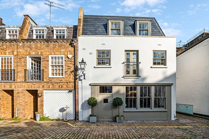 3 Bedroom Mews For Sale In Montagu Mews North, Marylebone, London, W1H