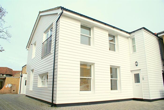 1 Bedroom Apartment To Rent In High Street, Thames Ditton, KT7