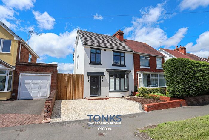 3 Bedroom Semi-Detached House For Sale In Narrow Lane, Halesowen, B62