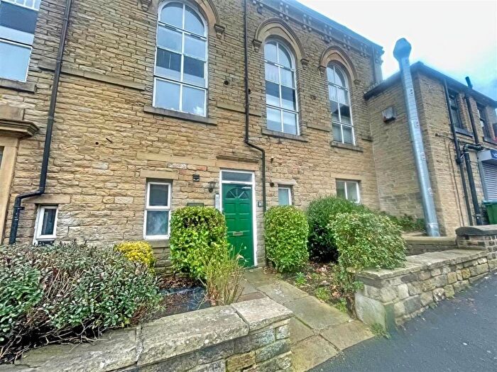 1 Bedroom Apartment For Sale In Stainland Road, Holywell Green, Halifax, HX4