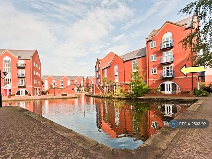 3 Bedroom Flat To Rent In John Smeaton Court, Manchester, M1