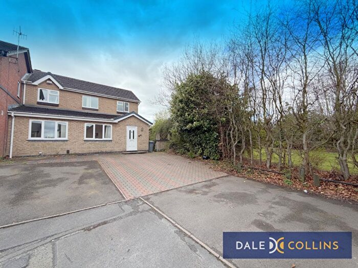 3 Bedroom Town House For Sale In Dovecote Place, Lightwood, ST3