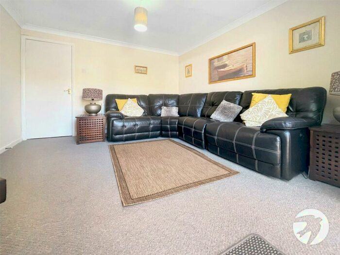 4 Bedroom Terraced House To Rent In Saunders Street, Gillingham, ME7