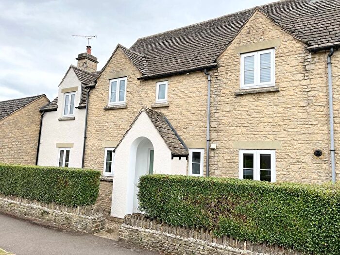 3 Bedroom Semi-Detached House To Rent In Kingfisher Place, Cirencester, GL7