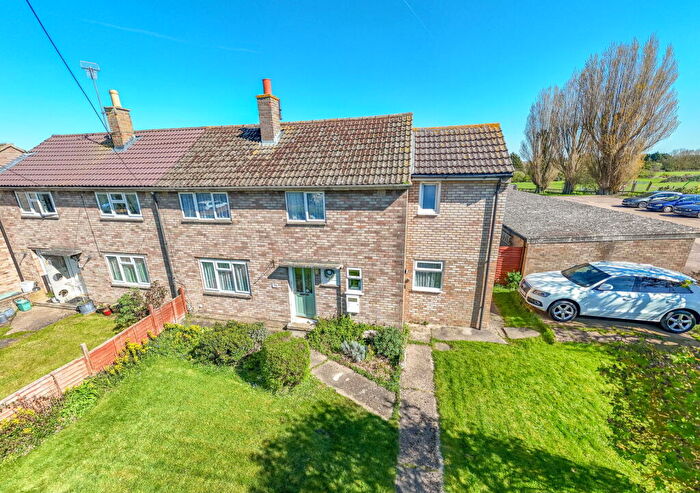 3 Bedroom End Of Terrace House For Sale In Drydens Close, Titchmarsh, NN14