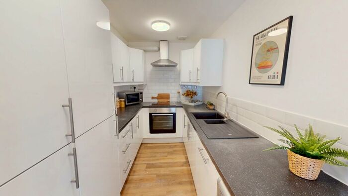 6 Bedroom Apartment To Rent In Osborne Road, NE2