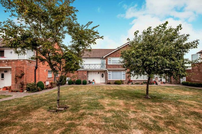 2 Bedroom Flat To Rent In Aldsworth Court, Goring-By-Sea, BN12