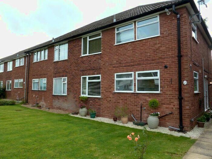 2 Bedroom Maisonette To Rent In Marlpit Lane, Four Oaks, Sutton Coldfield, B75
