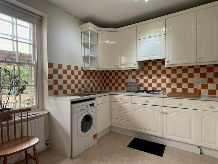2 Bedroom Flat To Rent In Parkside, Vanbrugh Fields, London, SE3