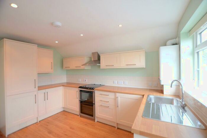 2 Bedroom Apartment To Rent In Reading Road, Yateley, GU46
