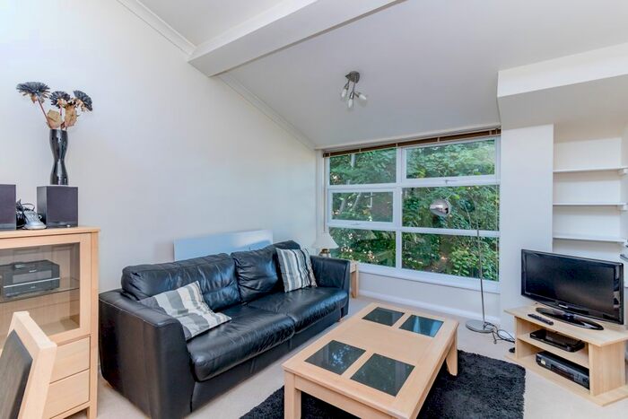 2 Bedroom Flat To Rent In Russell Court, Oxford, OX2