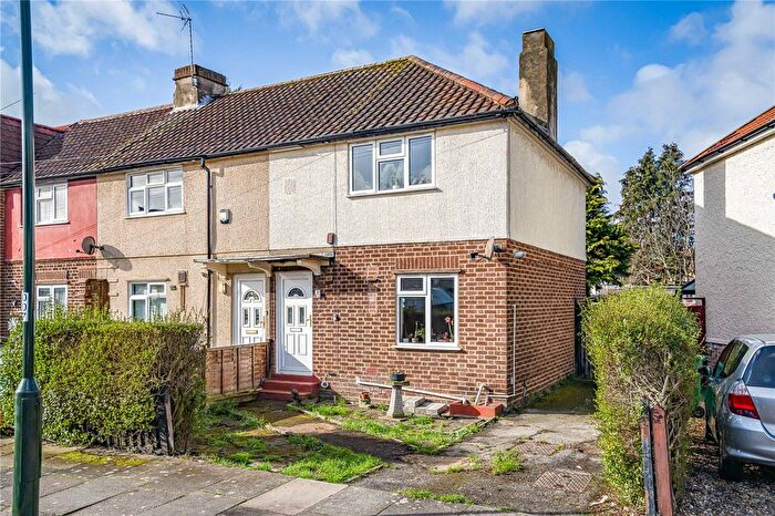 2 Bedroom End Terrace House For Sale In Warburton Road, Twickenham, TW2