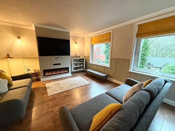 4 Bedroom End Of Terrace House For Sale In Beaumont Street, Todmorden, OL14